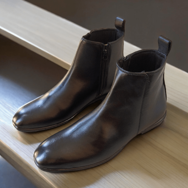 Yasiel Black Zipper Chelsea Boot